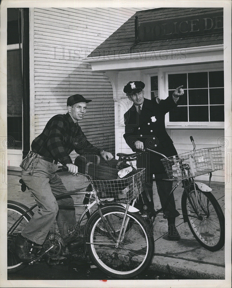 1951 Press Photo Mackinac Island Michigan Stanley Peterson telephone company - Historic Images