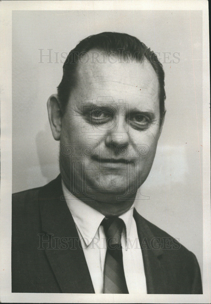 1969 Press Photo Erman E. Moore, Director of Marketing Research at Swift's groce - Historic Images