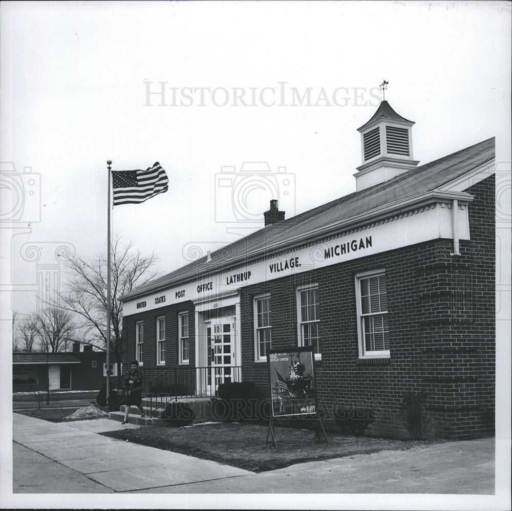 1967 Press Photo US Post Office building in Lathrup Village Michigan - Historic Images