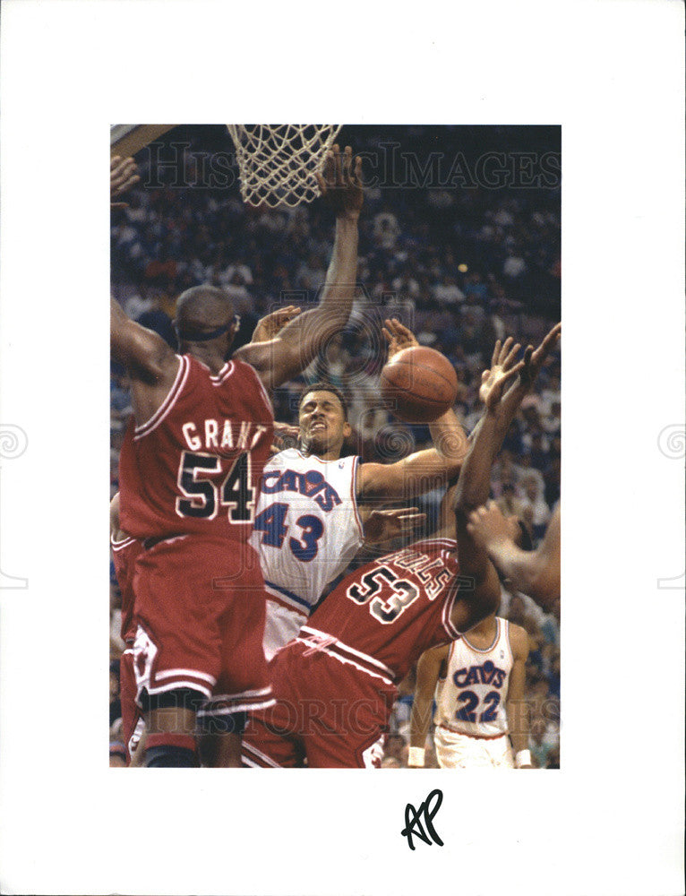 Press Photo Bulls Horace Grant in action against Cavs - Historic Images