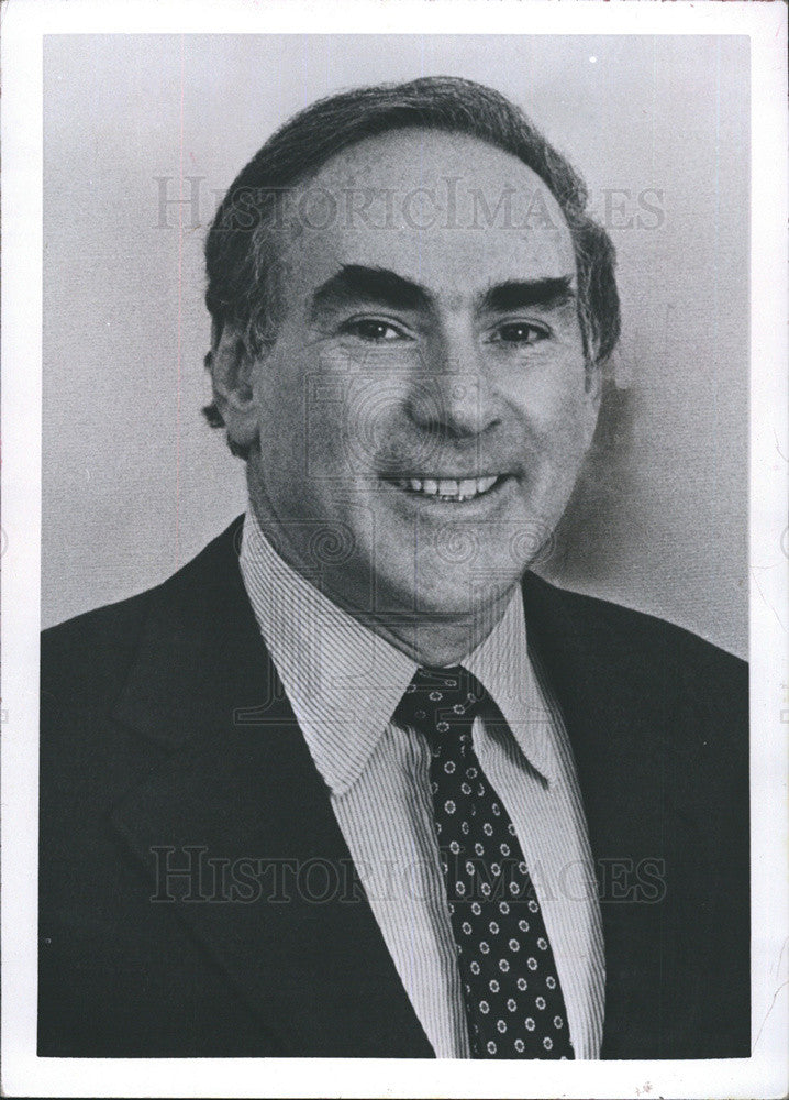 1986 Press Photo Attorney Robert Woolf - Historic Images