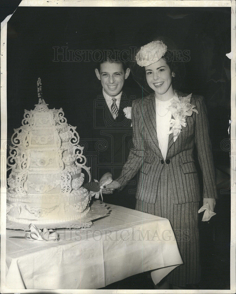 1942 Press Photo Mr and Mrs Morris J Alhadeff - Historic Images