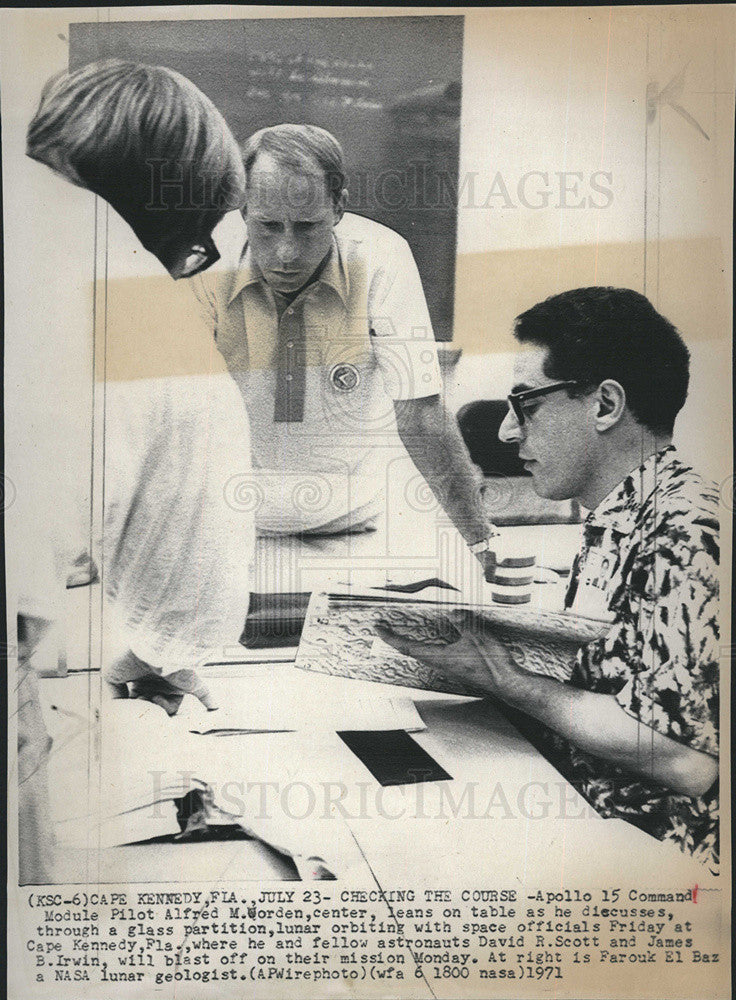 1971 Press Photo Apollo 15 Command Mod pilot Alfred Worden and other astronauts - Historic Images