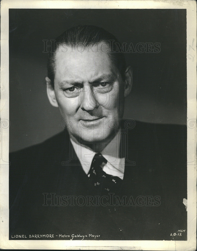 1935 Press Photo Lionel Barrymore In Suit And Tie - Historic Images