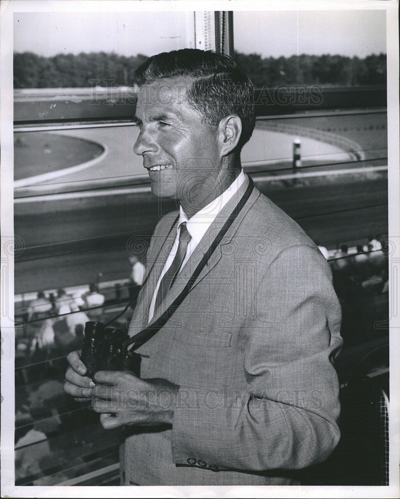 1960 Press Photo Gov Wesley Powell t Race Tracks In Rockingham New Hampshire - Historic Images
