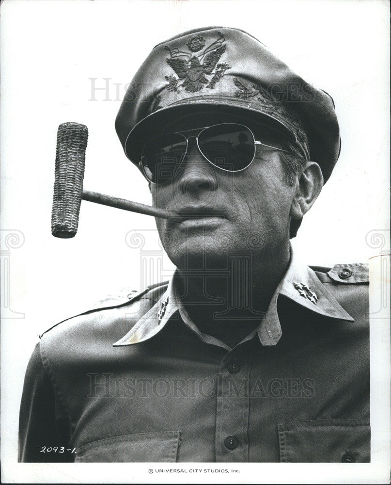 Press Photo Gregory Peck Stars As General Douglas MacArthur In MacArthur COPY - Historic Images