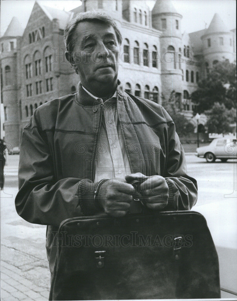 1987 Press Photo Robert Mitchum stars in &quot;Thompson&#39;s Last Run&quot; - Historic Images