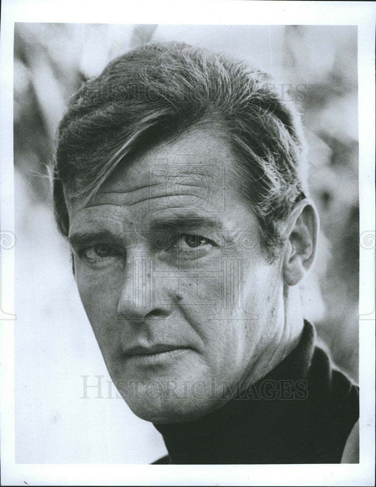 Press Photo Roger Moore Intense Close Up - Historic Images