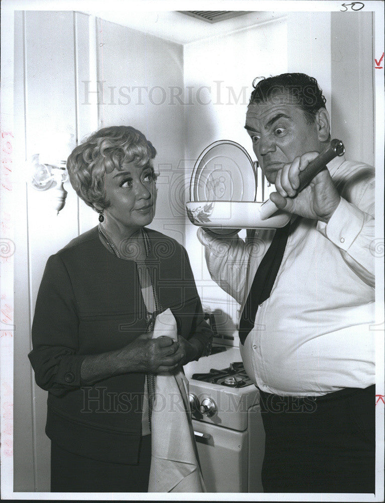 1968 Press Photo Actress Joan Blondell and another actor - Historic Images