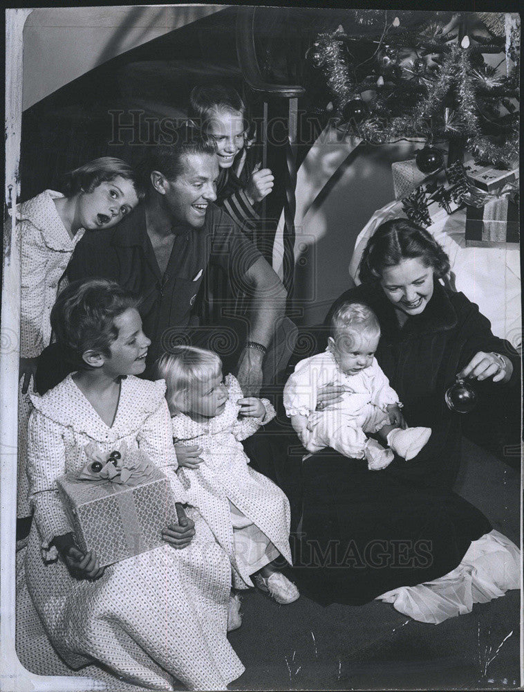 1957 Press Photo Actor Robert Cummings,wife Mary and children - Historic Images