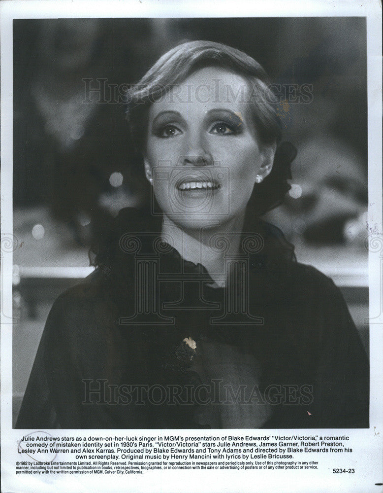 1982 Press Photo Julie Andrews Singer Actress Victor/Victoria - Historic Images