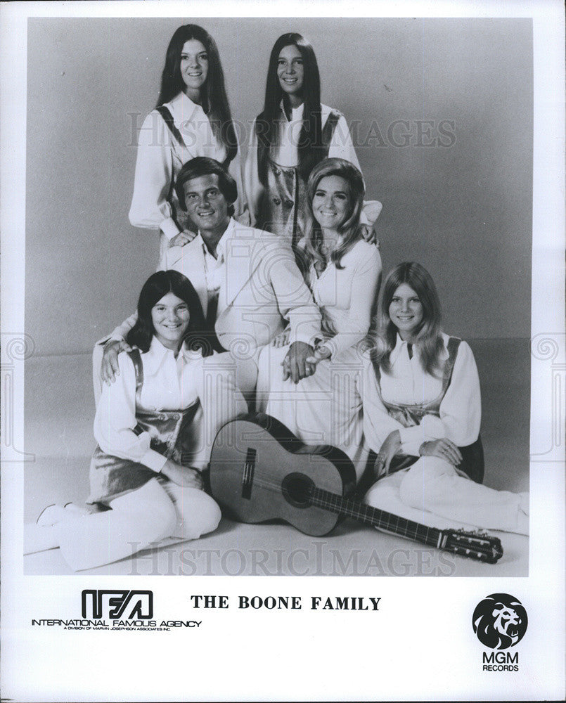 1974 Press Photo The Boone Family - Historic Images