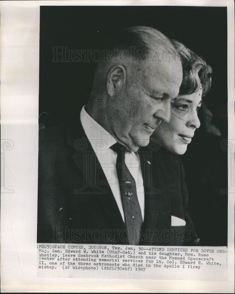 1967 Press Photo Maj Gen Edward White and daughter Mrs Ross Whatley - Historic Images