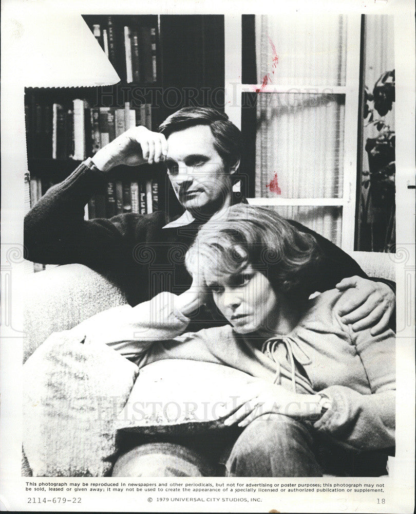 1979 Press Photo Actors Alan Alda and Barbara Harris - Historic Images