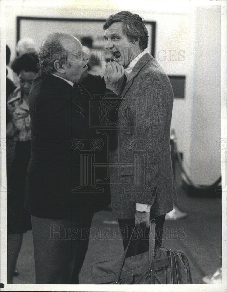 1984 Press Photo Alan Alda Jack Weston Four Seasons Comedy Television Series - Historic Images