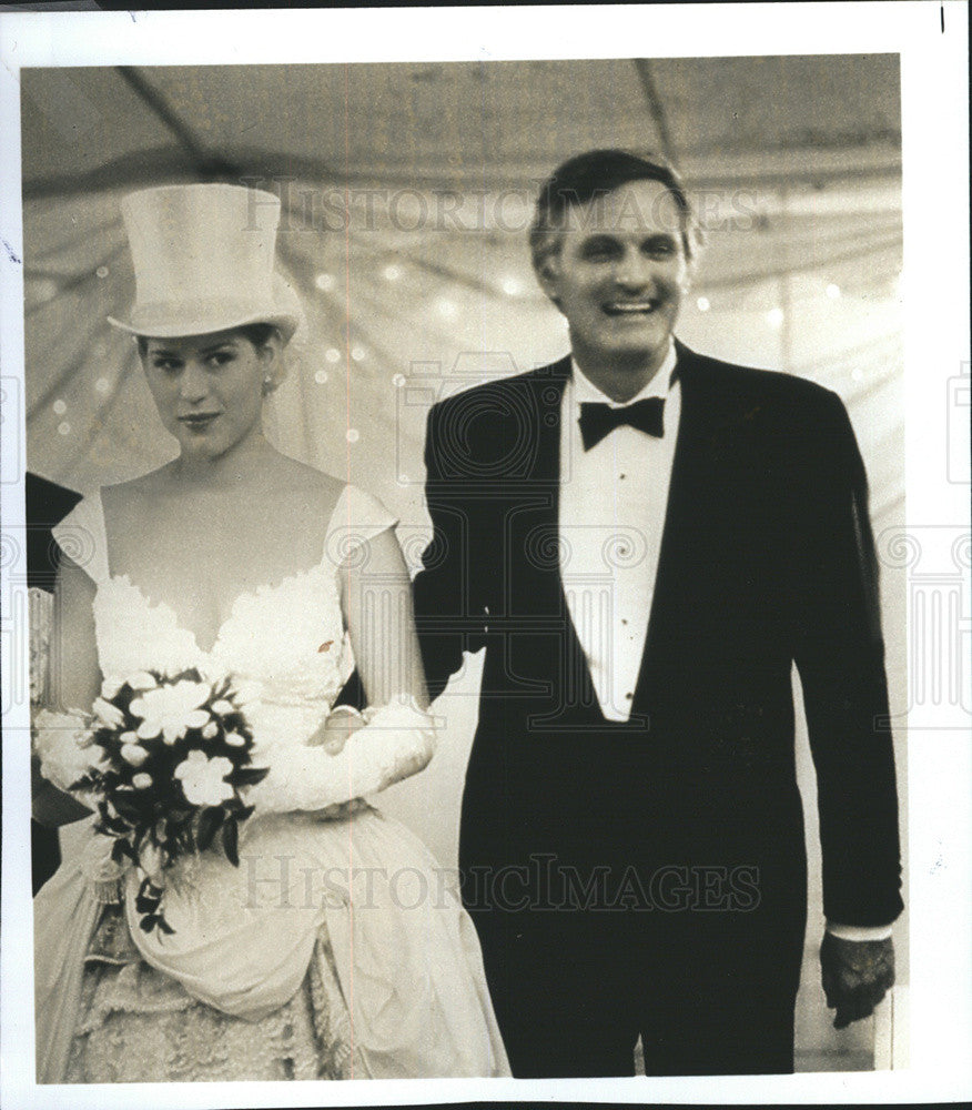 Press Photo Alan Alda Actor Director Molly Ringwald Actress Betsy&#39;s Wedding Film - Historic Images