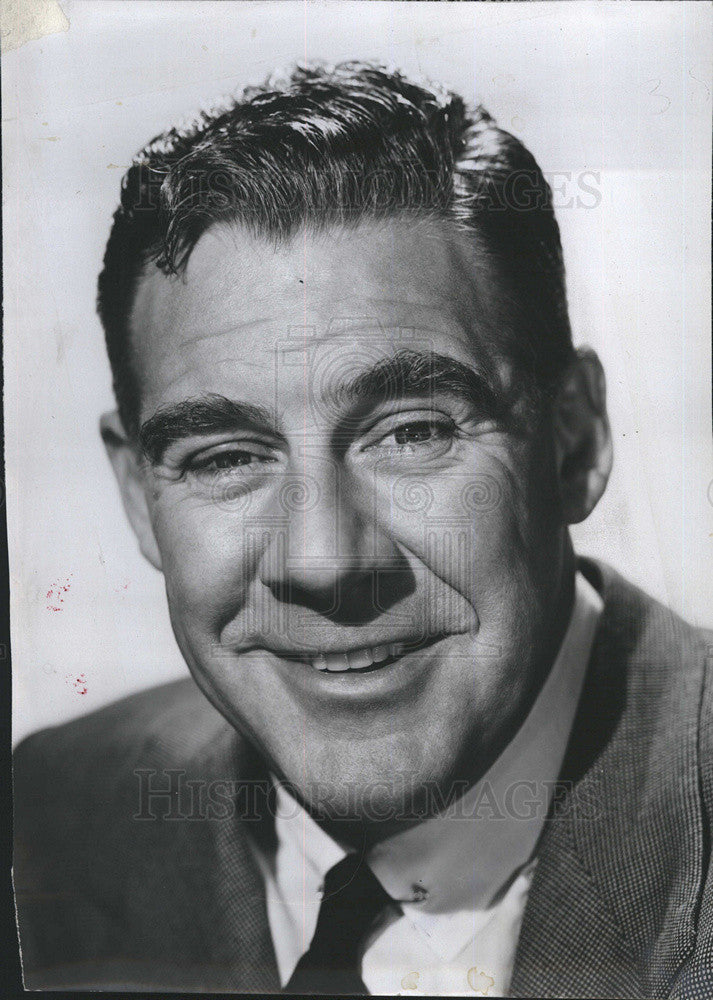 1951 Press Photo Paul Douglas in &quot;The Guy Who Came Back&quot; - Historic Images