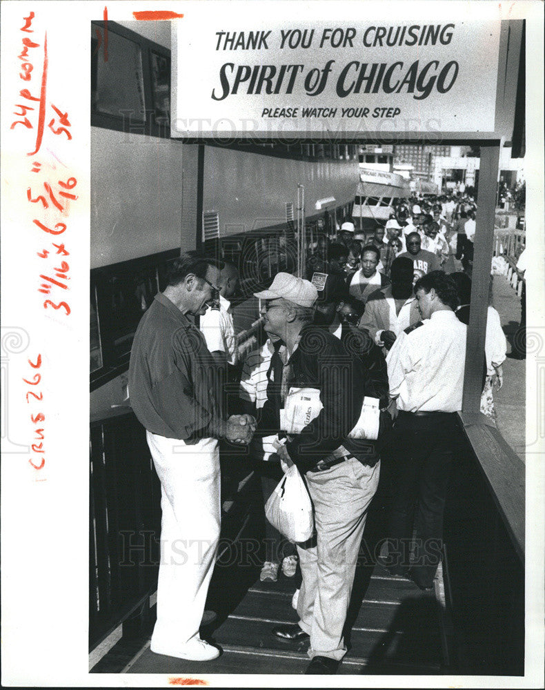 1991 Press Photo 47th Annual Purple Heart Cruise Veterans Board Ship - Historic Images