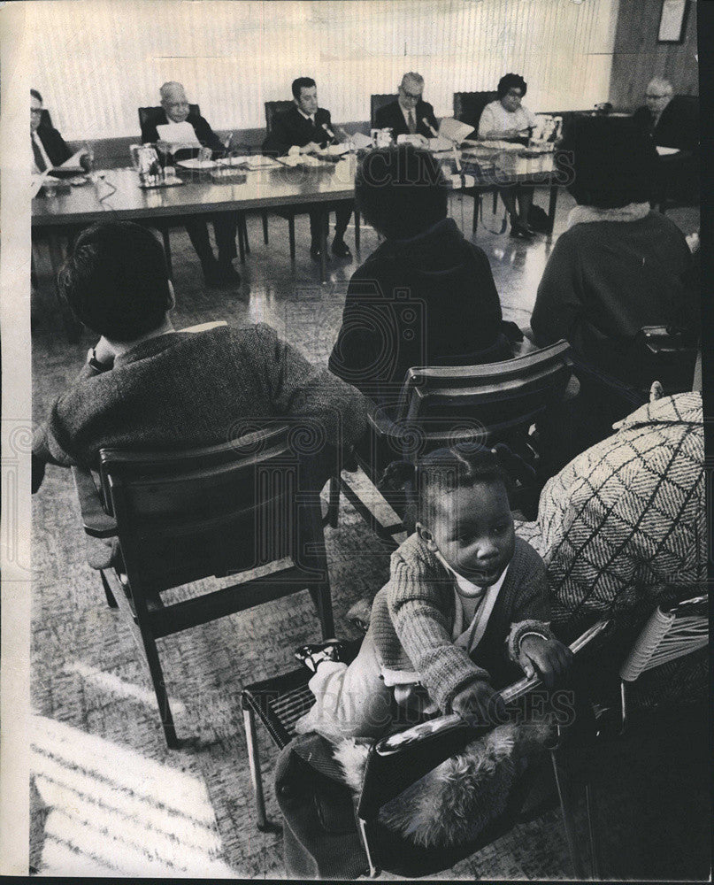 1971 Press Photo Chicago Housing Authority meeting - Historic Images