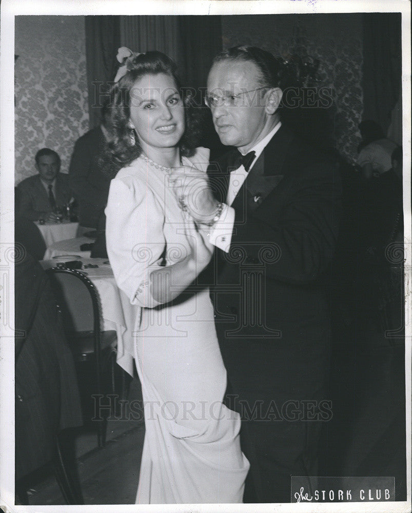 1941 Press Photo Mr. Charles Gershenson Auto Manager Fiance Barbara Bennister - Historic Images