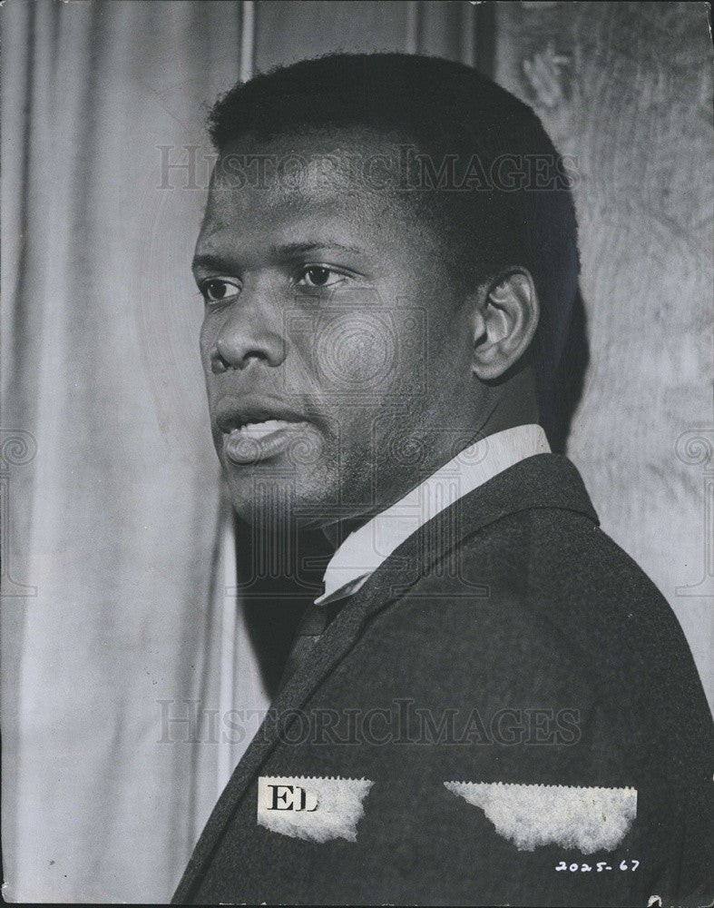 1969 Press Photo Sidney Poitier in &quot;The Lost Man.&quot; - Historic Images