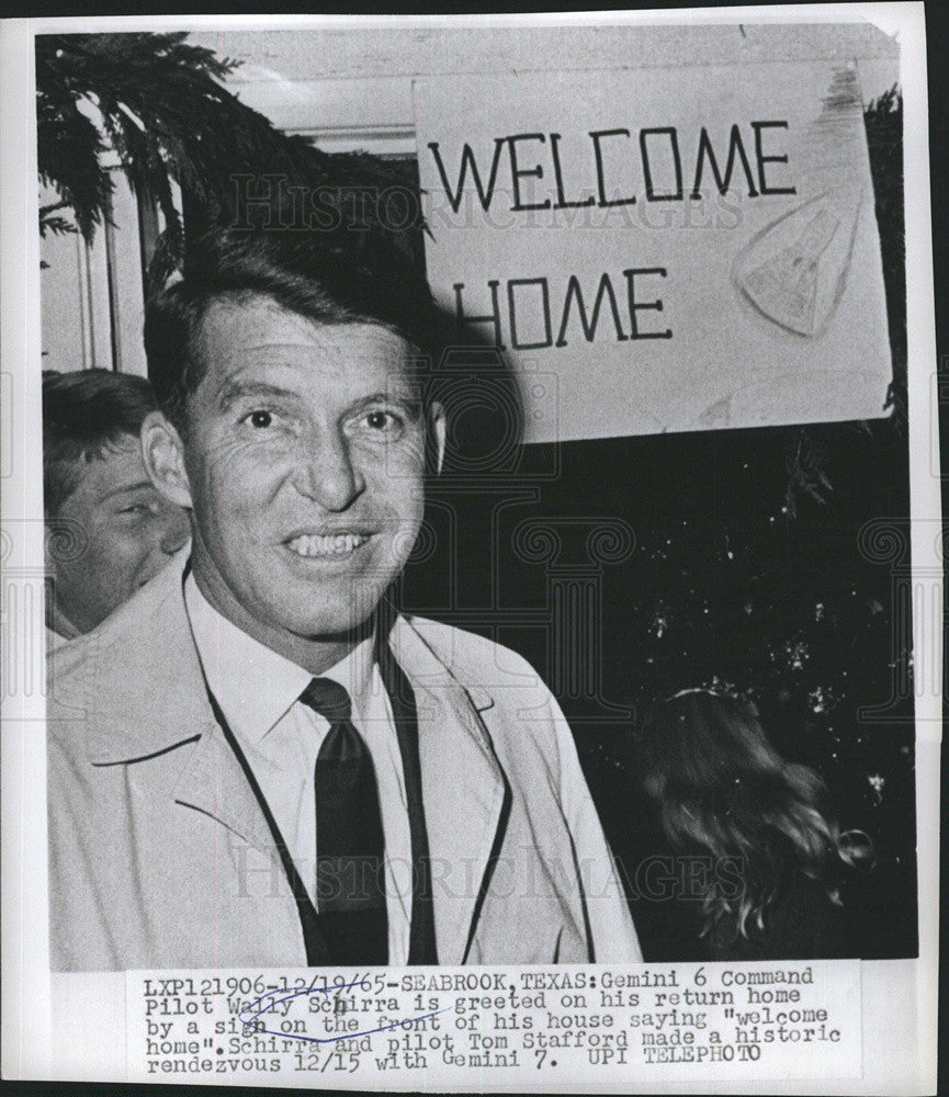 1965 Press Photo Astronaut Wally Schirra, Gemini 6 Command Pilot Returns Home - Historic Images