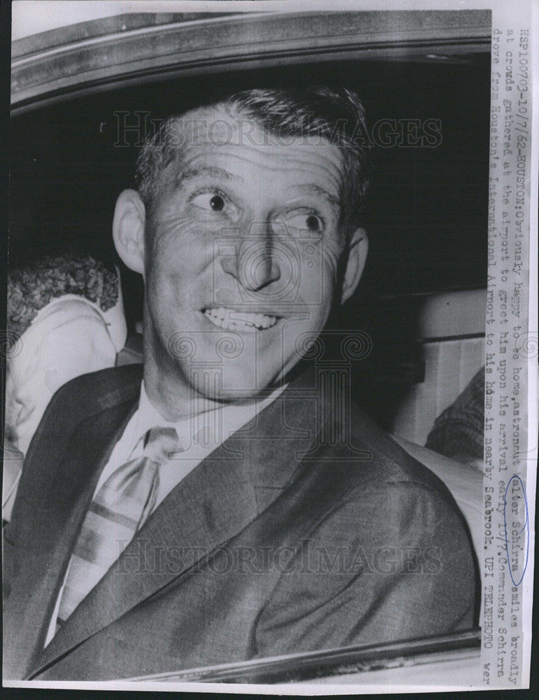 1962 Press Photo Astronaut Walter Schirra Returns Home From Space Flight - Historic Images