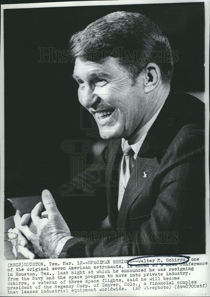 1969 Press Photo Walter M. Schirra Astronaut Resigns Houston Press Conference - Historic Images