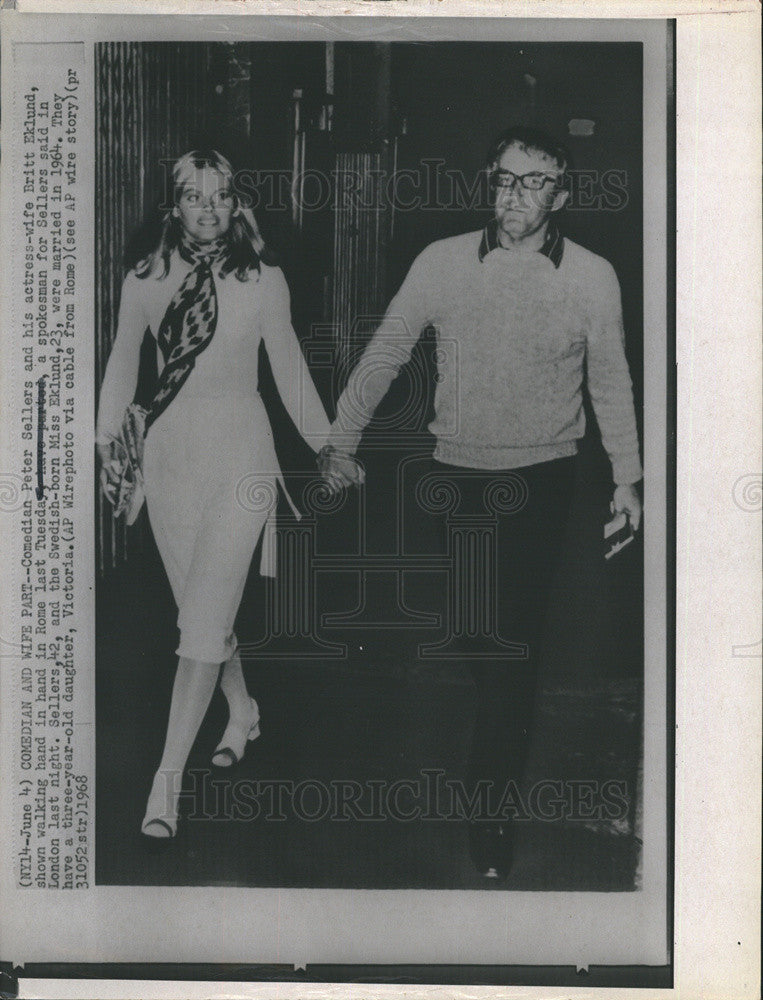 1968 Press Photo Comedian Peter Sellers and wife actress Britt Ecklund - Historic Images