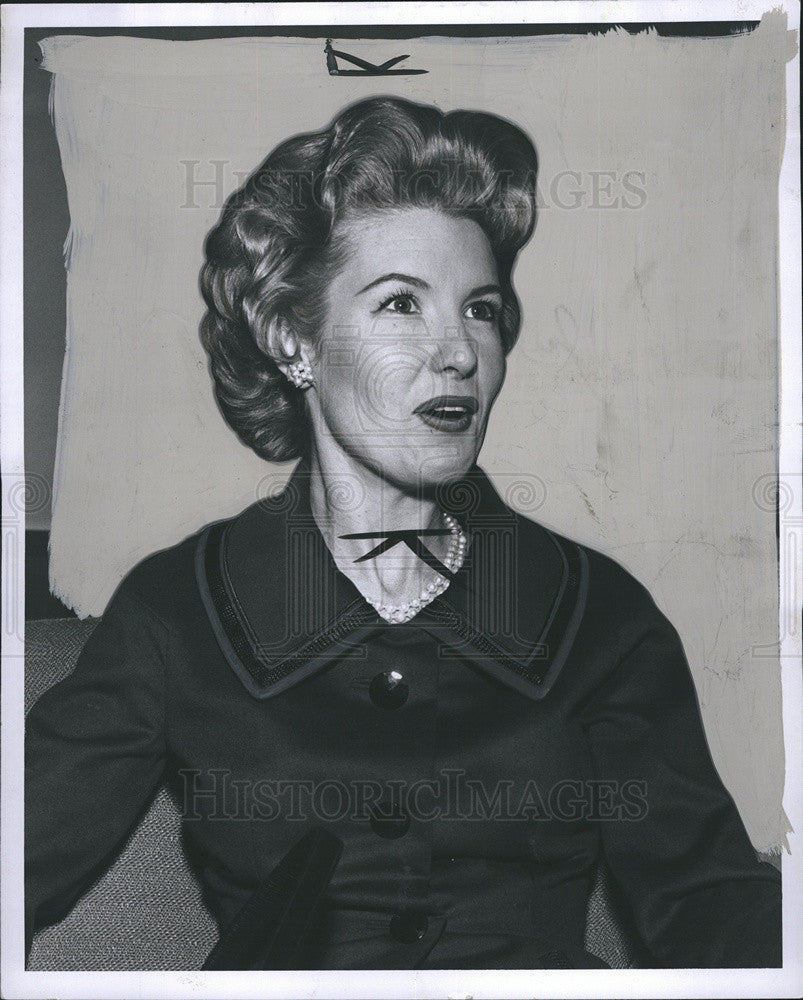 1957 Press Photo Julia Meade - Historic Images