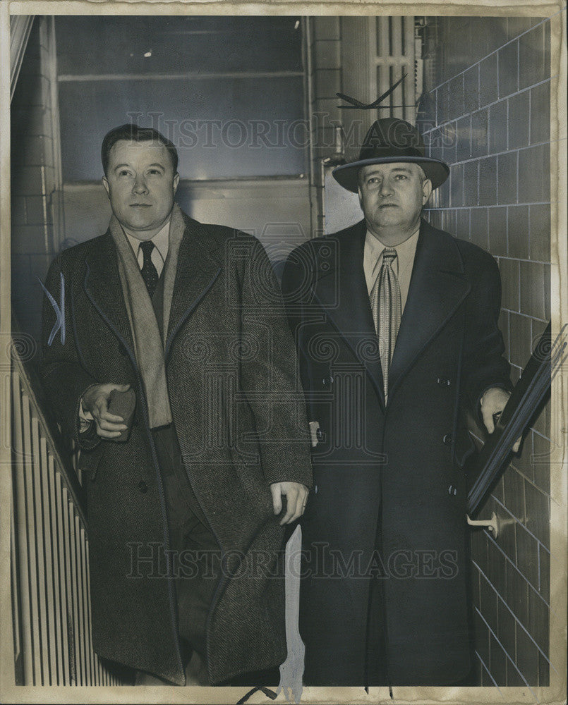 1950 Press Photo Walter Ruther Norman R Matthews UAW National Chrysler Director - Historic Images