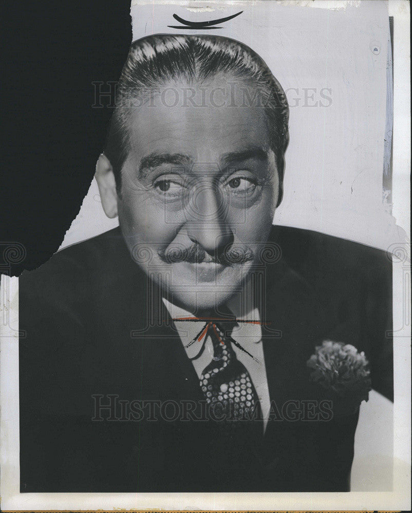 1951 Press Photo Adolphe Menjou Schlitz Film Firsts CBS TV - Historic Images