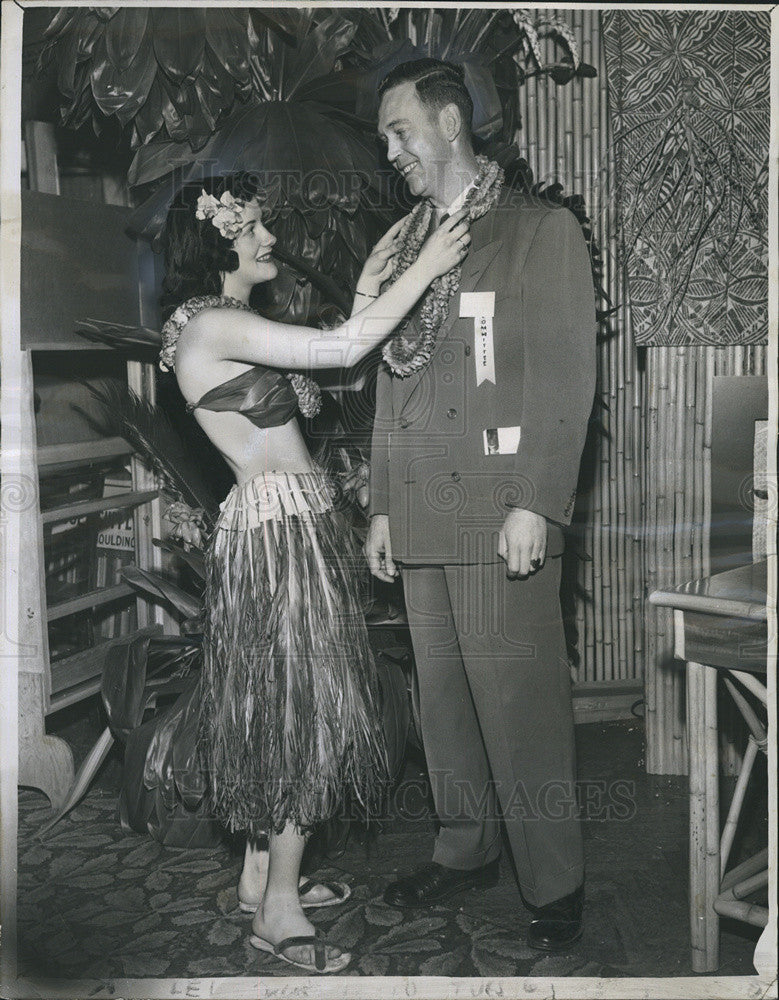 1952 Press Photo Janet Renfroe &amp; Ray Blackstock Lumbermans Convention - Historic Images