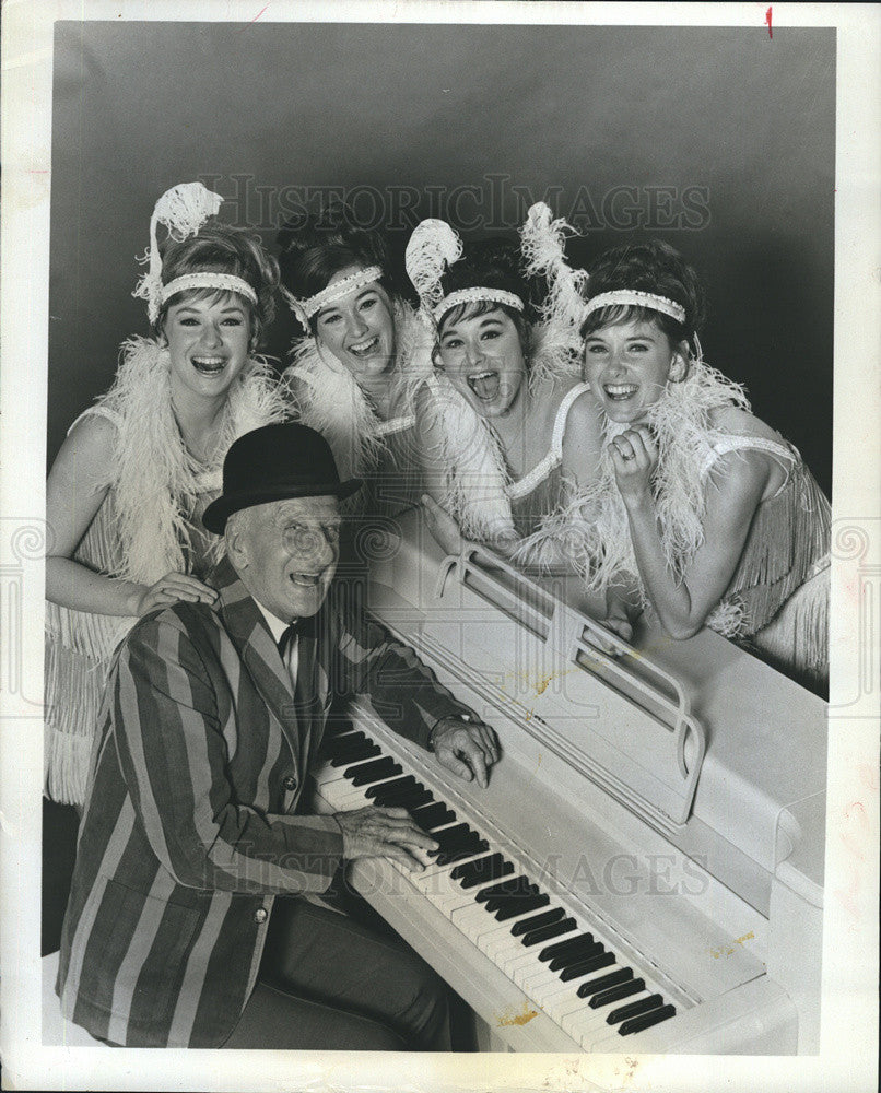 1969 Press Photo Jimmy Durante Presents the Lennon Sisters Hour - Historic Images