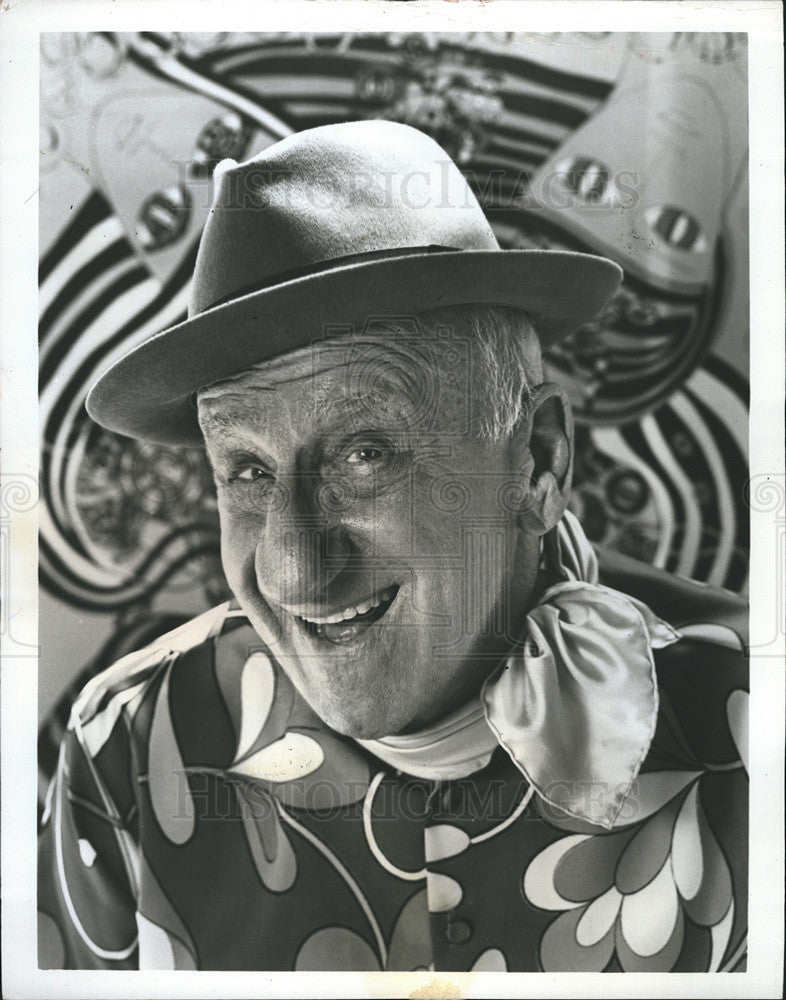 1969 Press Photo Comedian Jimmy Durante Hosts The Lennon Sisters Hour Special - Historic Images