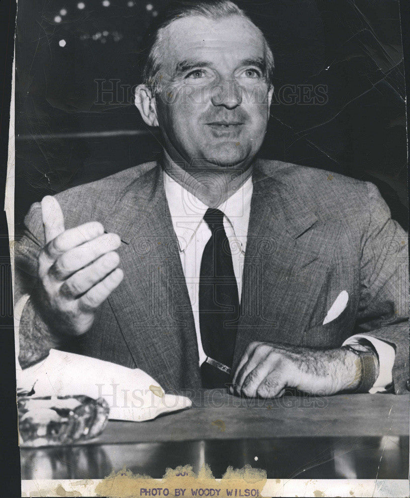 1953 Press Photo Air Force Secretary W. Stuart Symington before the house for me - Historic Images