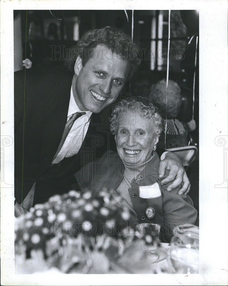 1990 Press Photo Joe Kennedy, Margaret Noyes, St Patricks Day Party - Historic Images