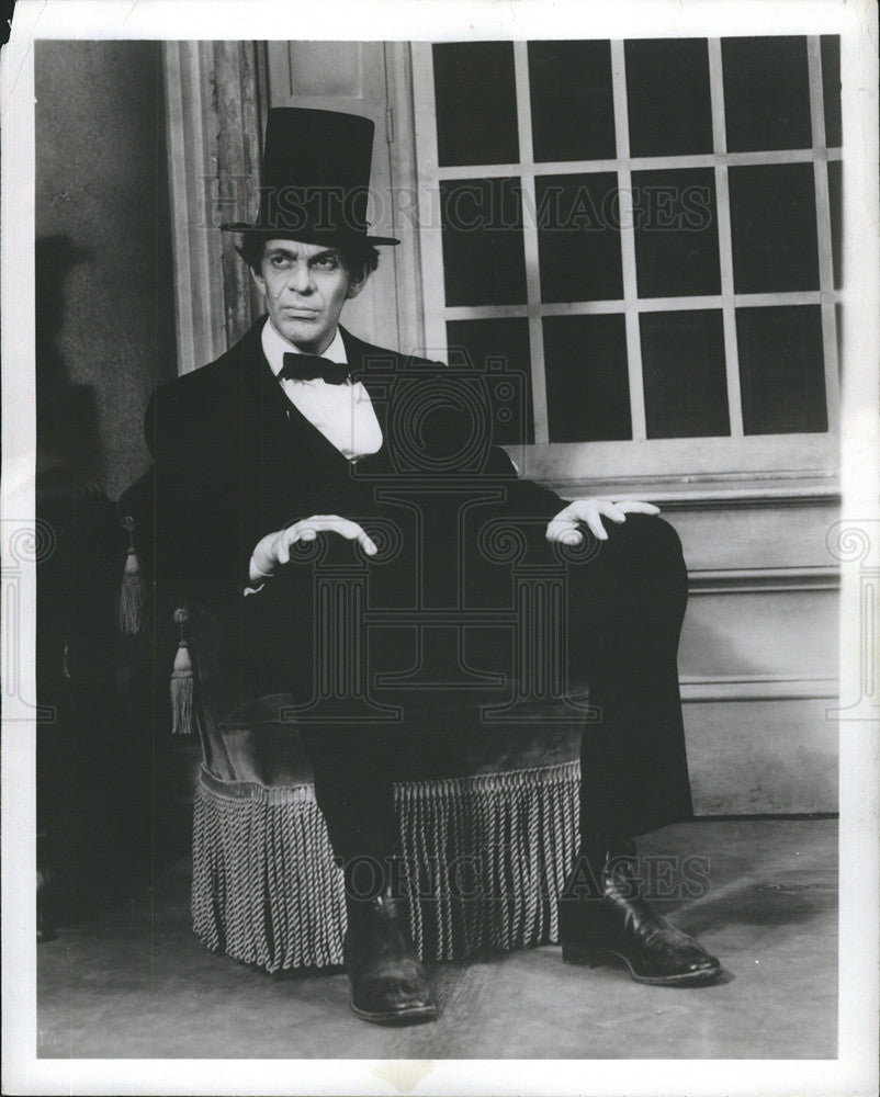 1950 Press Photo Raymond Massey Actor Portrays Abe Lincoln In Illinois Drama - Historic Images