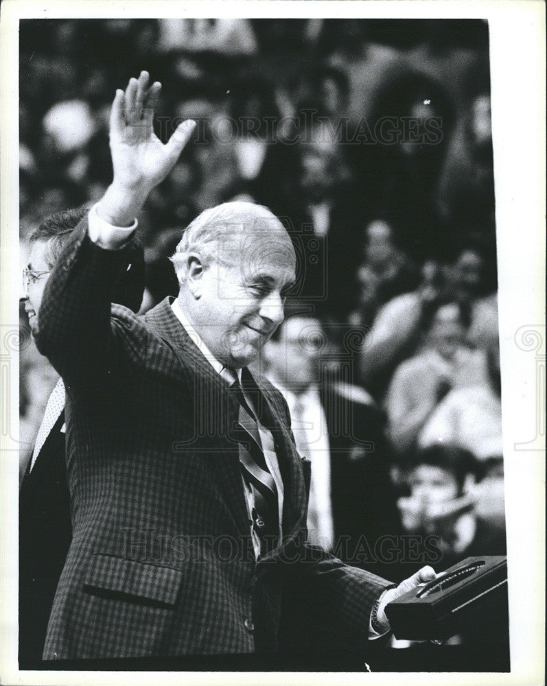 Press Photo Red Auerbach General Manager Coach Boston Celtics - Historic Images