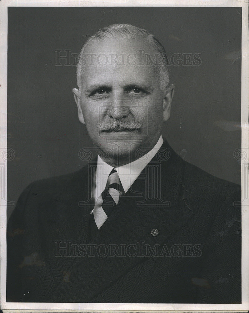 1951 Press Photo Dr. Joel T Boone medical director of the veterans hospital - Historic Images