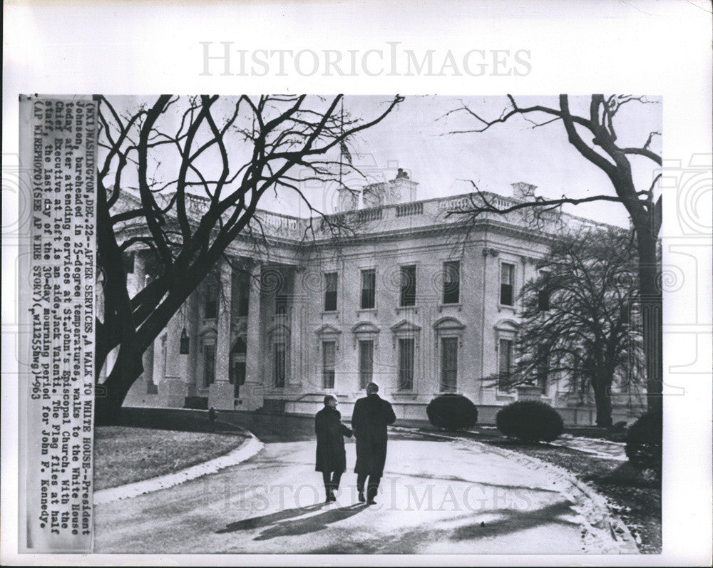 1963 Press Photo President Johnson Walks to the White HOuse - Historic Images