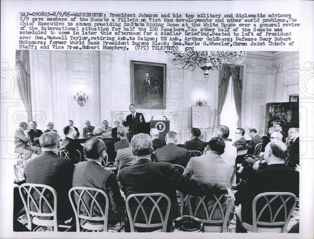 1965 Press Photo Pres Johnson &amp; Top Military &amp; Diplomatic Advisors - Historic Images