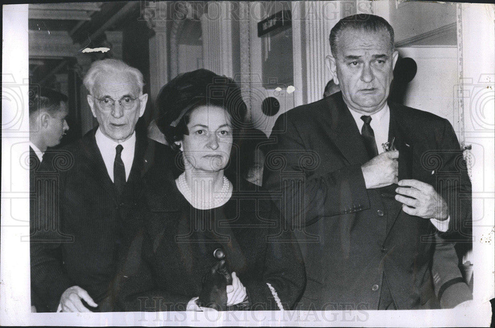 1963 Press Photo Pres Johnson Pays Respects to the Late JFK - Historic Images