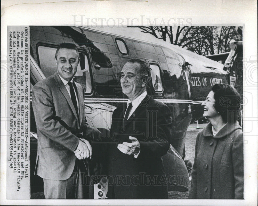 1965 Press Photo President and Mrs. Johnson greet astronaut Virgil Grissom. - Historic Images