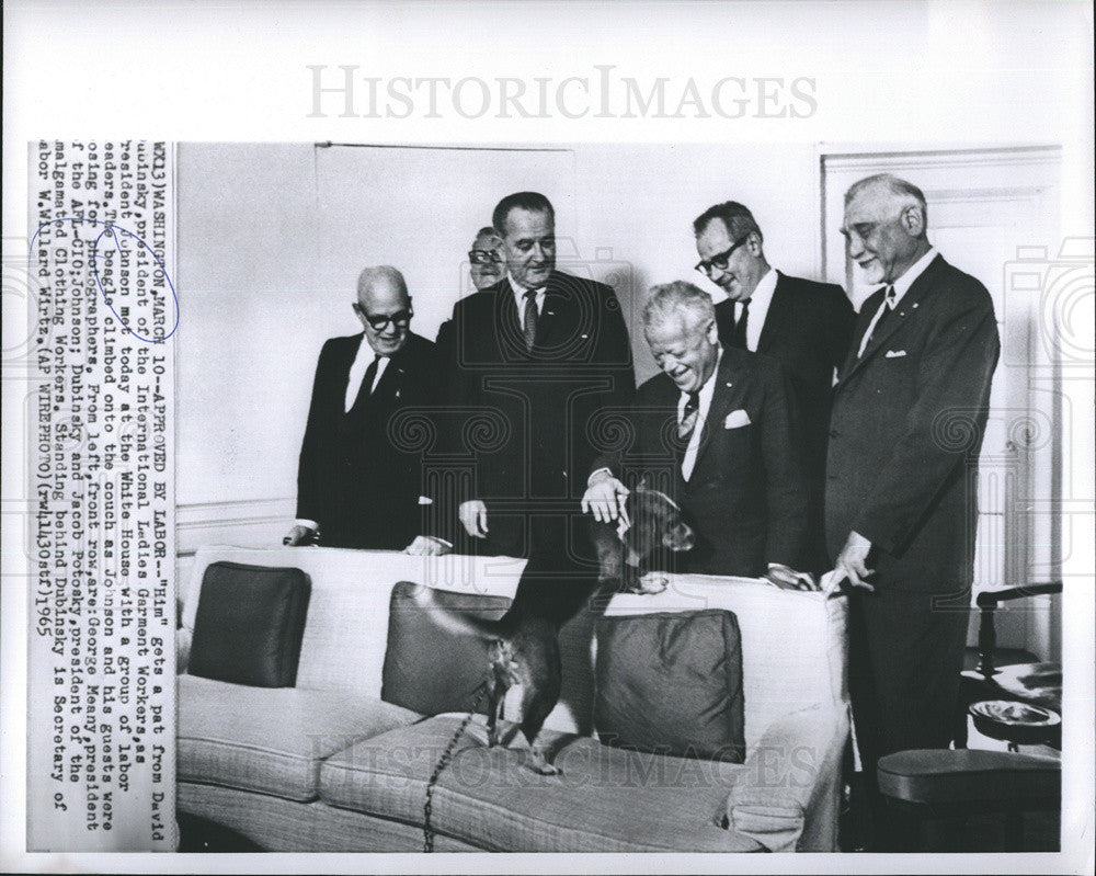 1965 Press Photo President Johnson met group of labor at the white house today - Historic Images