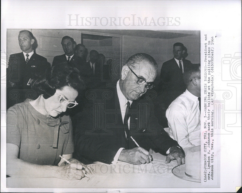 1964 Press Photo President LBJ and Wife Mark Ballots at Polling Place - Historic Images