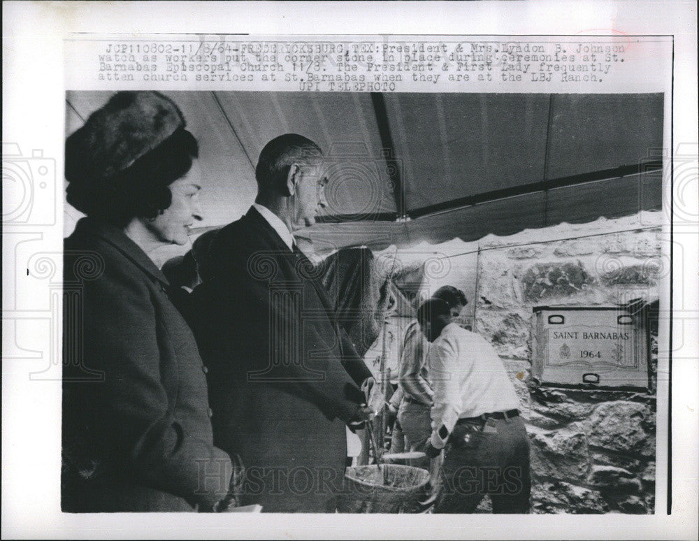 1964 Press Photo President Lyndon B. Johnson with Mrs. Johnson - Historic Images