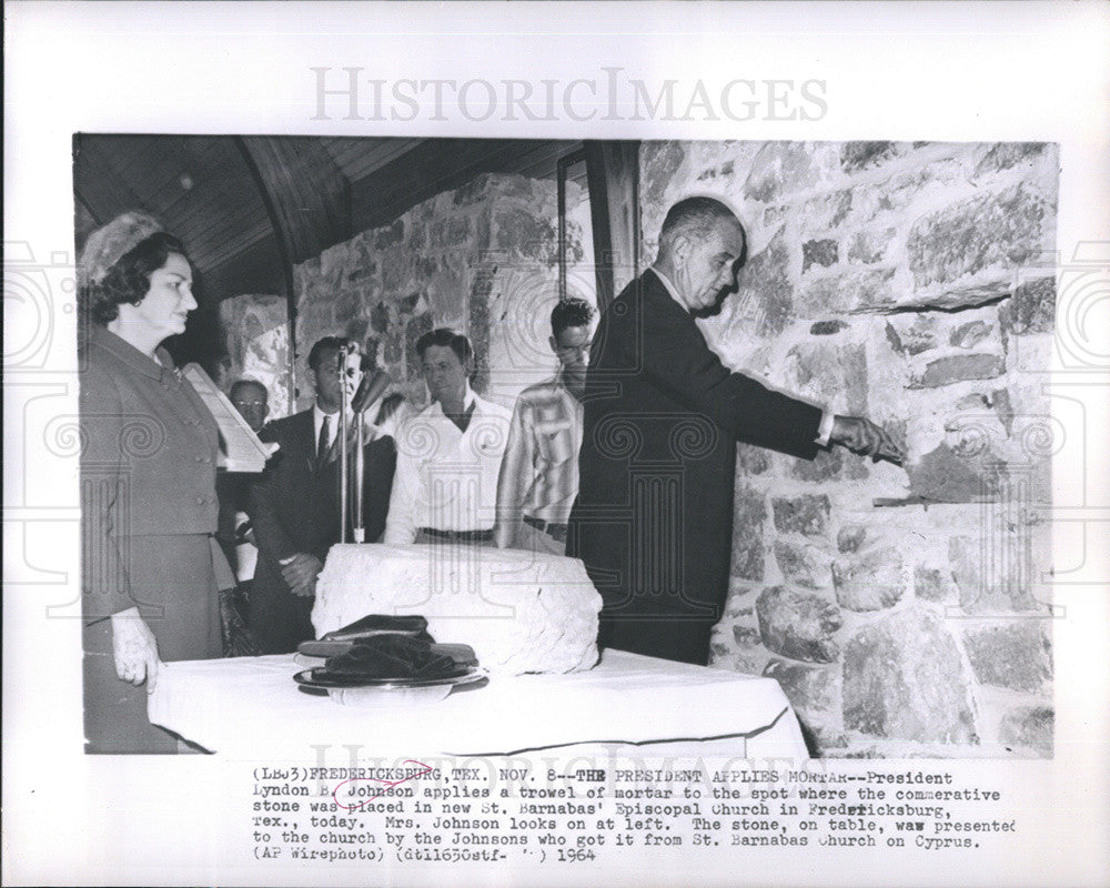 1964 Press Photo President Lyndon B. Johnson with Mrs. Johnson - Historic Images