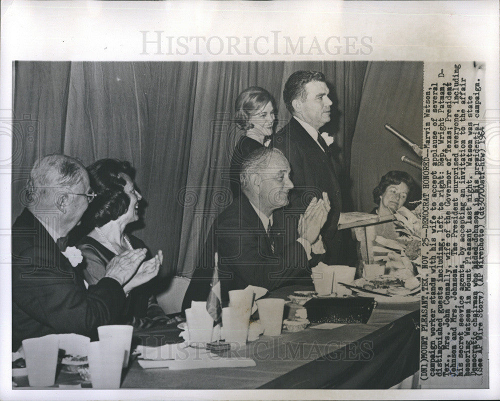 1964 Press Photo Pres. Johnson honoring  Marvin Watson a Democratic Chairman. - Historic Images