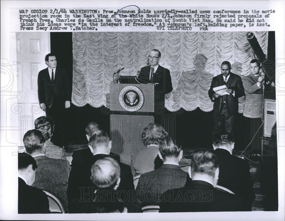 1964 Press Photo President Johnson and Asst. Press Sec. Andrew Hatcher - Historic Images